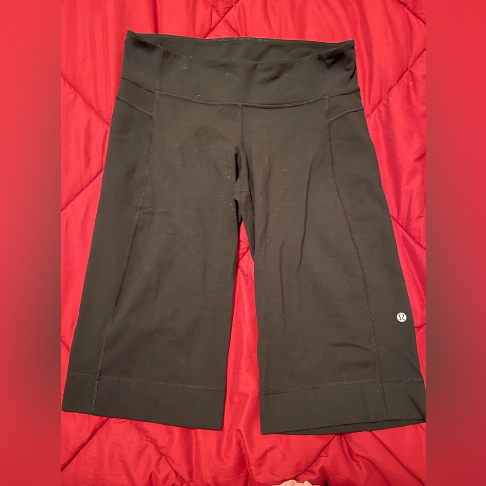 Lululemon clam digger shorts